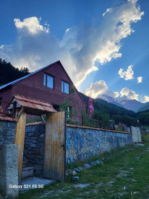 Peak House Villa Kazbegi Luaran gambar