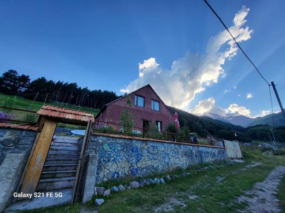 Peak House Villa Kazbegi Luaran gambar
